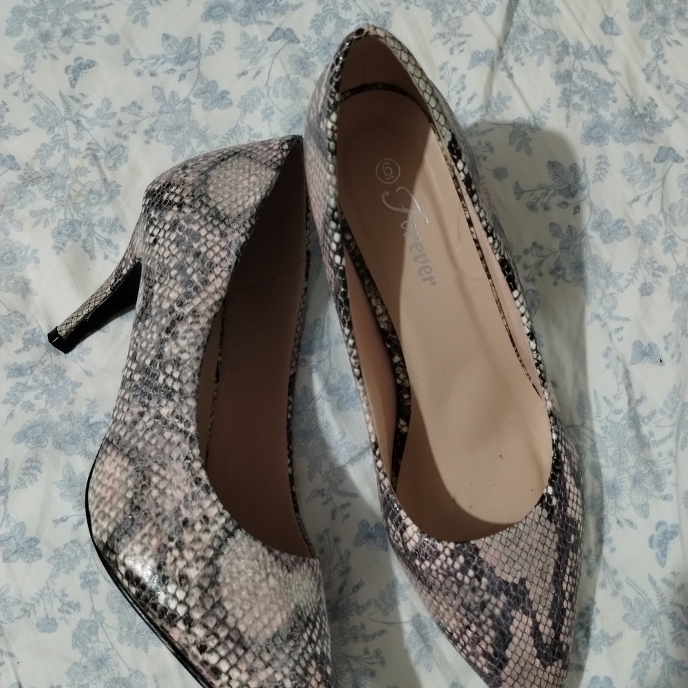 Forever 21 Black and Gray Snakeskin Heels